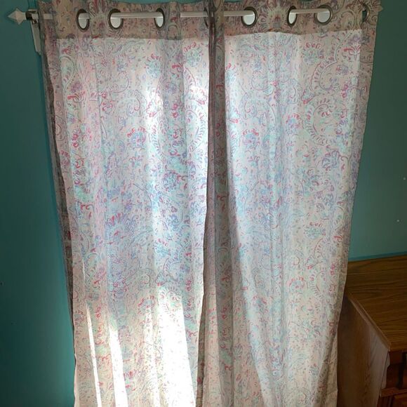 Nicole Miller kids floral print curtains 2 panels approx 96”x50” - Picture 2 of 6